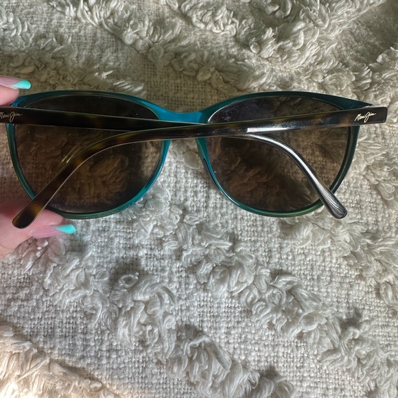 Tortoise Shell Sunglasses - Picture 8 of 8